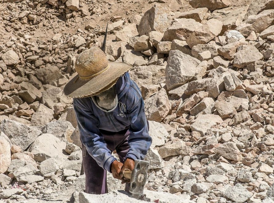 Lavoro, caldo anomalo o estremo e condizioni di esposizione prolungata al sole
